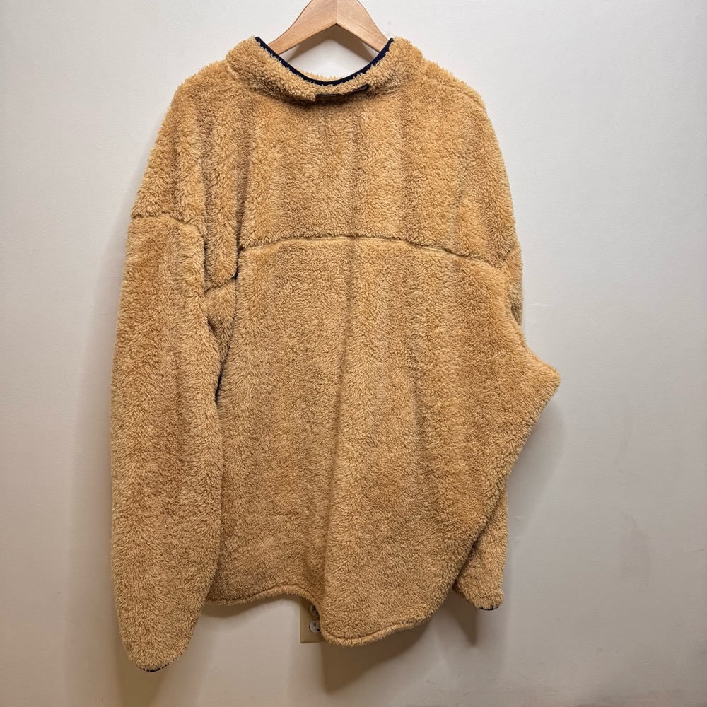 Vineyard Vines Camel Sherpa Pullover with Navy Pocket - Picture 6 of 6